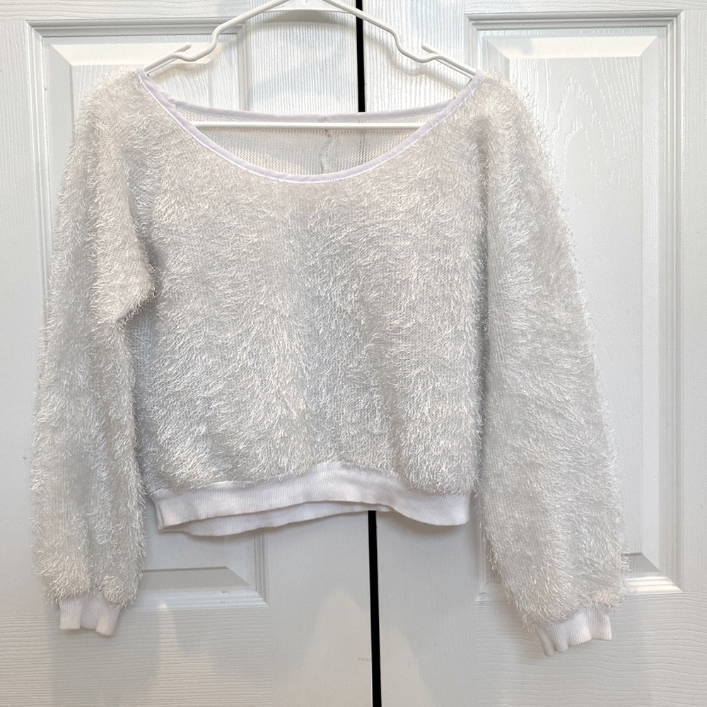 4 for $25 White crop sweatshirt